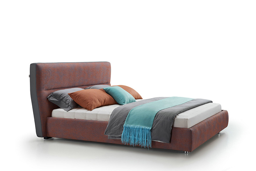 King Bed With Headboard Metz